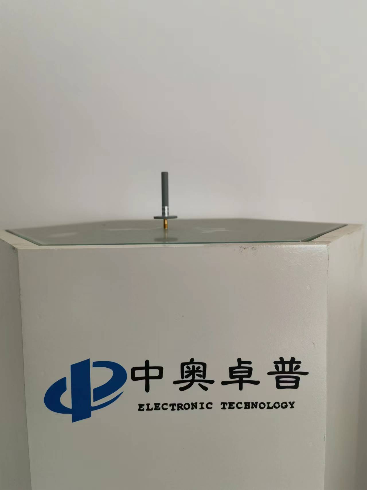 C波段弹载全向天线