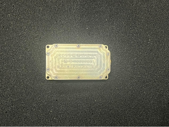 RDSS 低噪声放大器